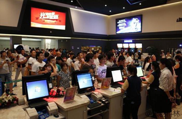 電影院觸摸體機怎么選購？怎么減少排隊現象